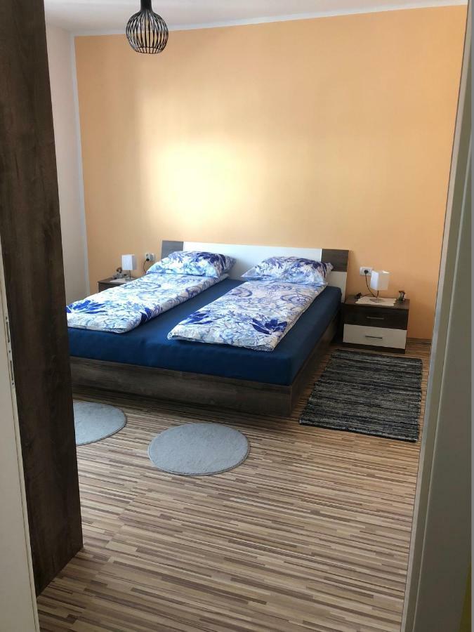 Apartma Mahnic 포스토이나 외부 사진